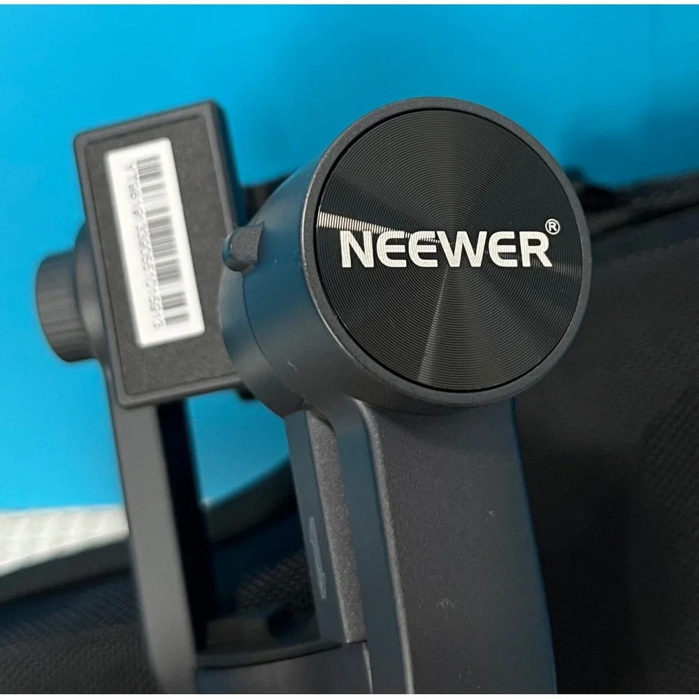Neewer Smatree Gimbal Stabilizer Handheld w/ Case-NO POWER CORD-POWER ON